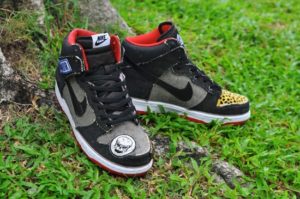 lazy paranoir nike dunk custom 2 300x199 lazy paranoir nike dunk custom 2
