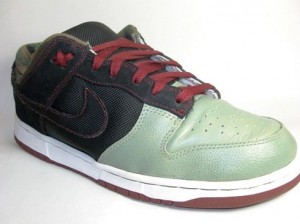 emmanuelabor qustom queen zartan nike dunk shoes 4 300x224 emmanuelabor qustom queen zartan nike dunk shoes 4