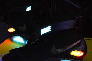 nike-air-mag-elite-custom-kickasso-2